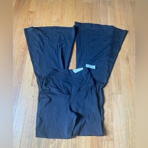 OFFLINE by Aerie Crossover Flares NWTS